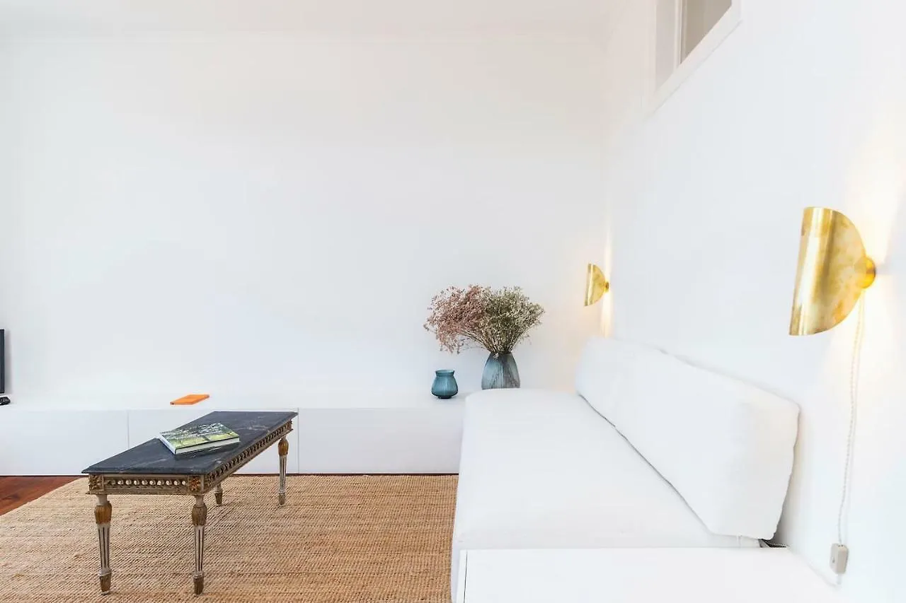 Central Apartment With Great Views And Aircon Lisboa