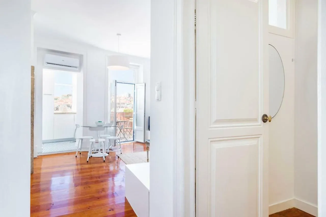 Central Apartment With Great Views And Aircon Lisboa